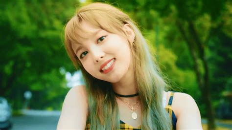 Twice - Likey who's who - K-Pop Database / dbkpop.com | Nayeon twice ...