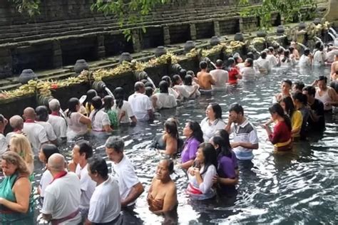 Menelusuri Keindahan Dan Sejarah Tempat Melukat Favorit Di Bali Pura