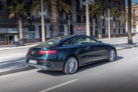 Mercedes Benz E Klasse Coupé Smaragdgruen Metallic Press Test Drive Barcelona 2017 Mercedes