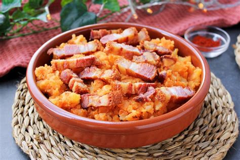 Patatas revolconas meneás o removidas receta casera tradicional española