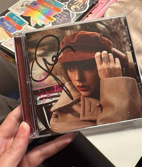 signed red tv : r/TaylorSwiftAutographs