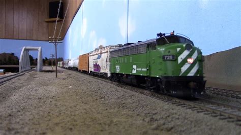 Athearn Genesis Burlington Northern Fp Startup Youtube