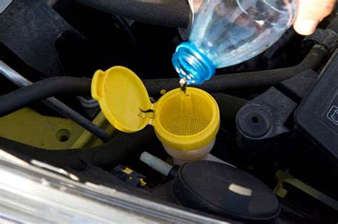 Diy Windshield Washer Fluid 7 Homemade Alternatives Off Roading Pro