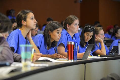 A day of firsts for Stanford Medicine's new medical students - Scope