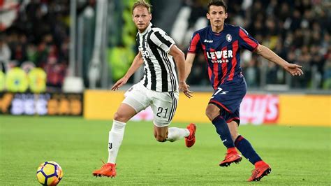 Benedikt H Wedes Feiert Erfolgreiche Premiere Im Juve Trikot Fc