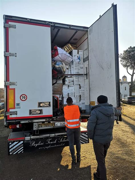 Dall Etna Un Tir Carico Di Aiuti Per L Ucraina Raccolti Nelle Chiese Di