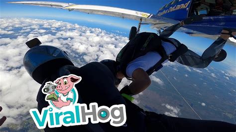 Hybrid Skydive On A Beautiful Day Viralhog Youtube