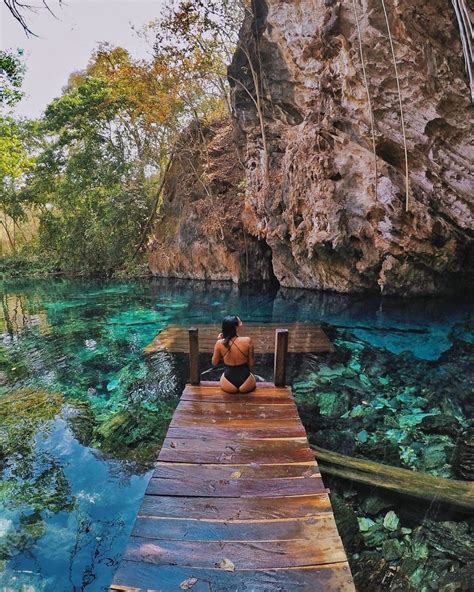 Lagoa do japonês um paraíso de águas cristalinas em meio ao cerrado