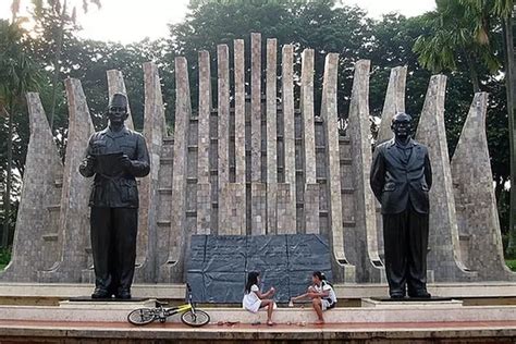 Simbol Kemerdekaan Di Tugu Proklamasi Jakarta Pande