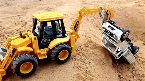 Mahindra Bolero Pickup And Tata Truck Accidents Pit Pulling Out JCB