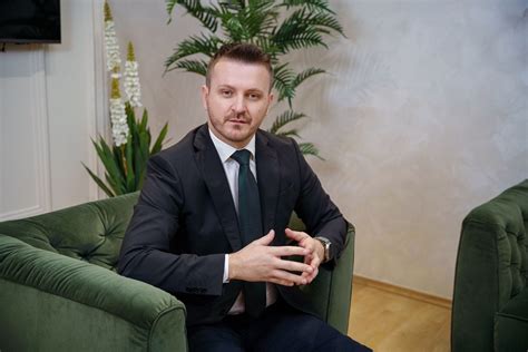 dukaj cestitao  novinara crne gore volim podgoricu