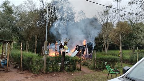 Un Incendio Destruyó Por Completo Una Vivienda Familiar En Mártires Radio Libertad