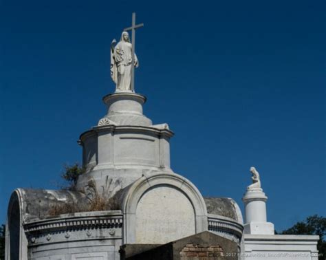 St. Louis Cemetery No. 1 in New Orleans :: Beautiful Flower Pictures Blog