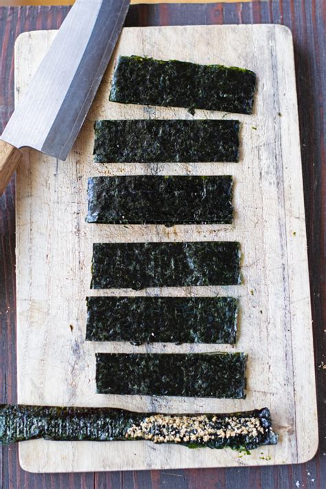 Roasted Seaweed Recipe (Homemade Nori Chips) - eyes and hour