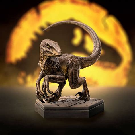 Figura Velociraptor C Jurassic World Icons