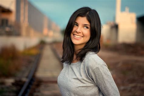 Wallpaper Face Women Outdoors Model Looking Away Brunette Urban