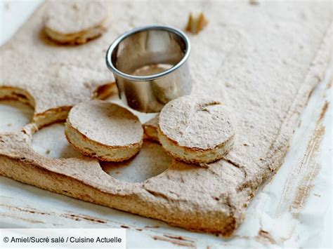 Dacquoise Noisette D Couvrez Les Recettes De Cuisine Actuelle