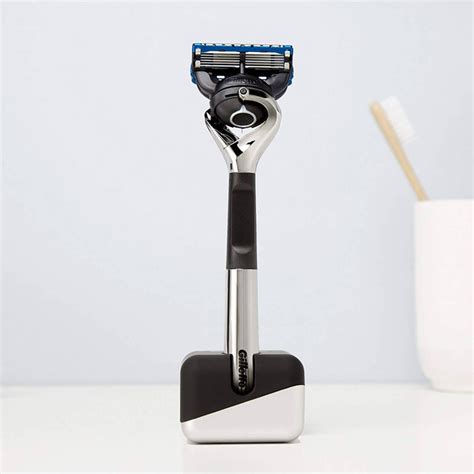 The Gillette Fusion Proglide Limited Edition Razor Shajgoj