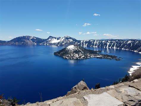 Crater Lake, Oregon, United States [OC] [1440×2560] : r/EarthPorn