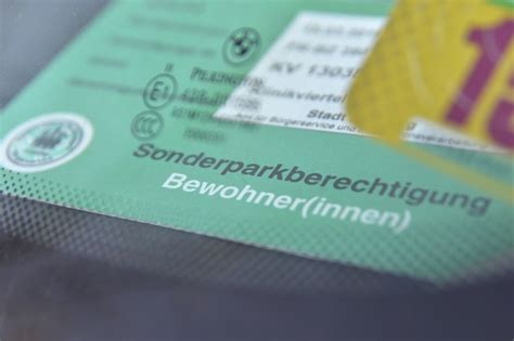 Gericht Erhöhte Gebühren fürs Anwohnerparken in Freiburg sind legitim