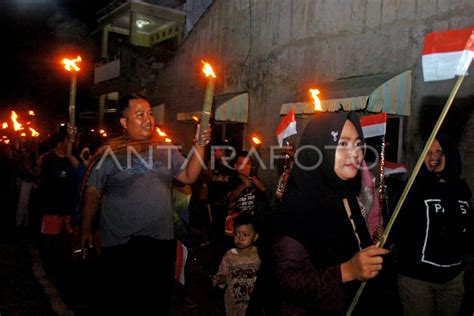 PAWAI OBOR SAMBUT HUT RI ANTARA Foto