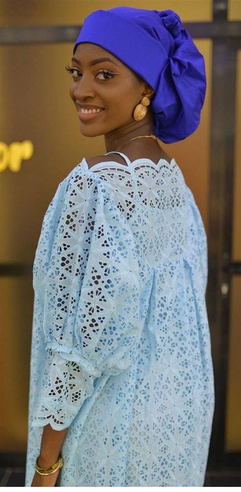 Pin By Kone Kadiatou On Africaine Women Lace Dress African Fashion