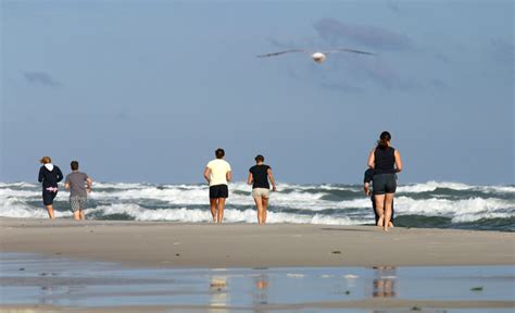 Free seaside walk Stock Photo - FreeImages.com