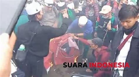 Bendera Partai Dibakar Penolak RUU HIP Di DPR PDIP Minta Pelaku Ditangkap