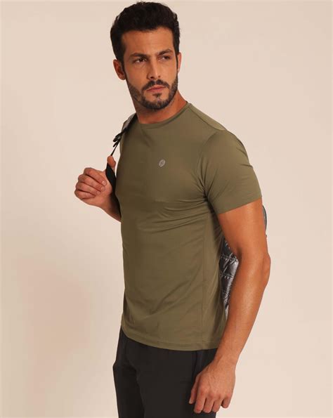 Camiseta Masculina Poliamida Walk 50 Verde Militar