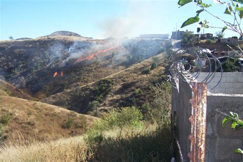 Sofocan bomberos dos incendios casi simultáneos Infonogales