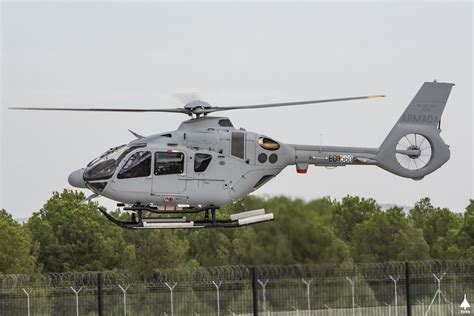 El primer helicóptero Airbus H135 P3H Nival de la 12ª Escuadrilla de la