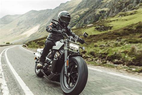 Harley Davidson เปดตว Sportster S พรอมสมรรถนะขนสด อกขนของรถ