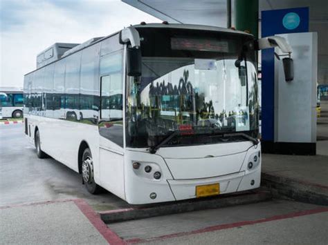 Un autobús en servicio de Voy y Vengo en Navarra es apedreado por