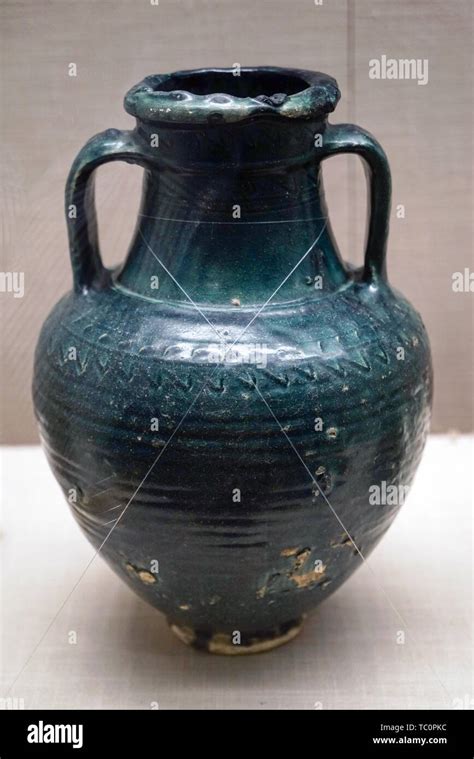 Ming Dynasty porcelain Stock Photo - Alamy