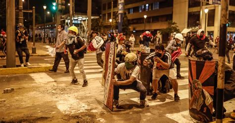 Protestas En Per Medidas Del Gobierno Muestran Que No Hay Plan Para