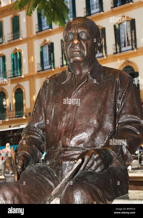 Statua Di Bronzo Di Pablo Picasso Da Francisco Lopez In Plaza De La