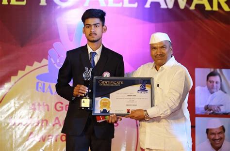 YOUNGEST TO CREATE LONGEST POEM (HINDI LANGUAGE) – World Records India – Official World Record ...