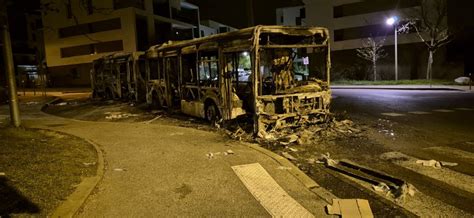 Métropole de Lyon Un bus TCL en feu à Rillieux la Pape