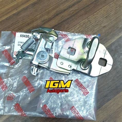 Jual Striker Door Lock Pintu Bagasi Bawah Avanza Xenia Lama Orisinil