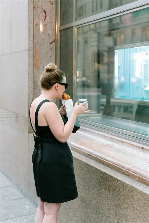 Summary Breakfast At Tiffanys 11