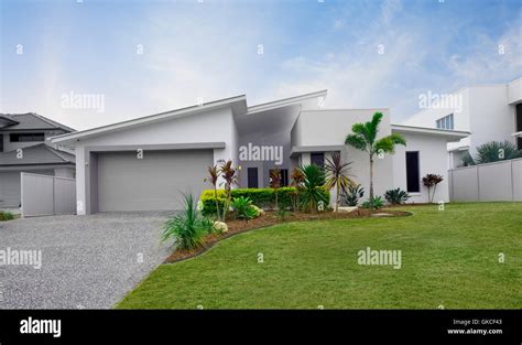 Modern townhouse exterior Stock Photo - Alamy