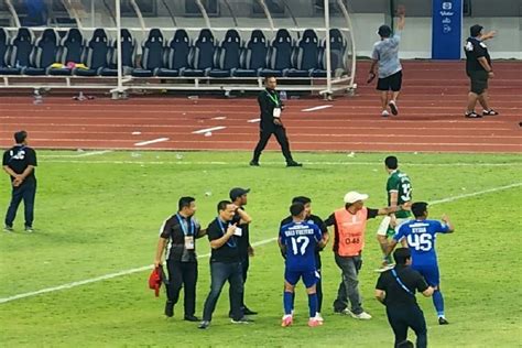 Pss Sleman Kalah Dari Psis Semarang Diwarnai Kericuhan