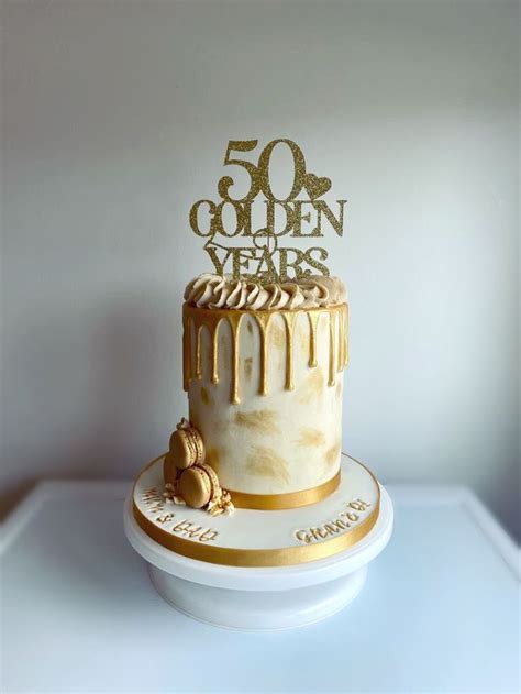 Golden Wedding Cake | 50th wedding anniversary cakes, Golden birthday cakes, 60th birthday cakes