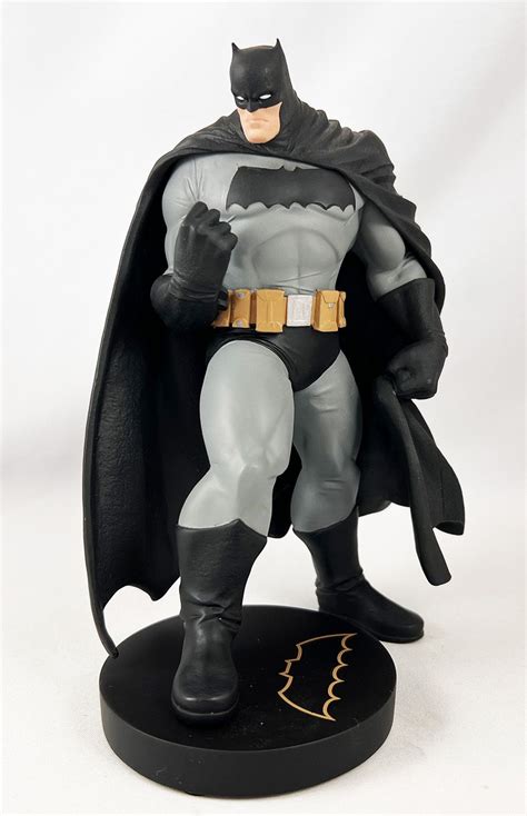 Batman Comics Dc Designer Series Mini Statue Batman Andy Kubert