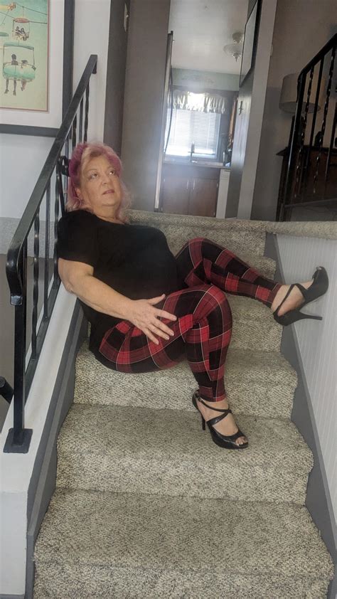 Milf On The Stairs R Bbw