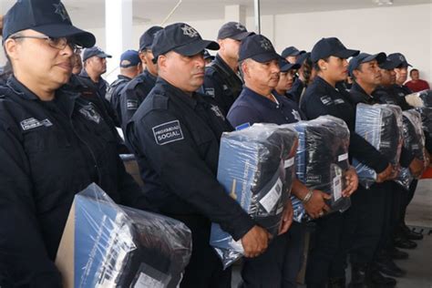 Entregan Uniformes A Policías De Tlaquepaque Ntr Guadalajara