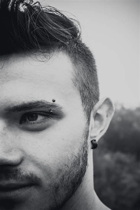 Mewing: The Jawline Trend That’s Taking Social Media by Storm