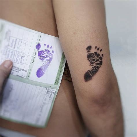 Tatuagem De Pezinho Ideias Para Marcar O Nascimento Do Beb