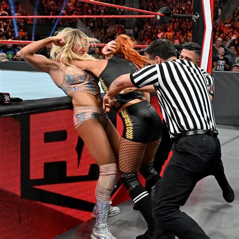 Raw 10/14/19 ~ Charlotte Flair vs Becky Lynch - WWE Photo (43139227 ...