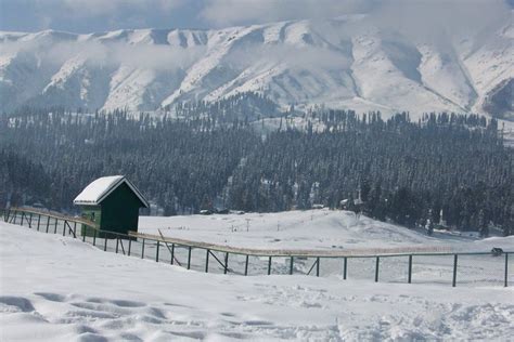 These Stunning Photographs Show How Kashmir Turns Into A Snowy